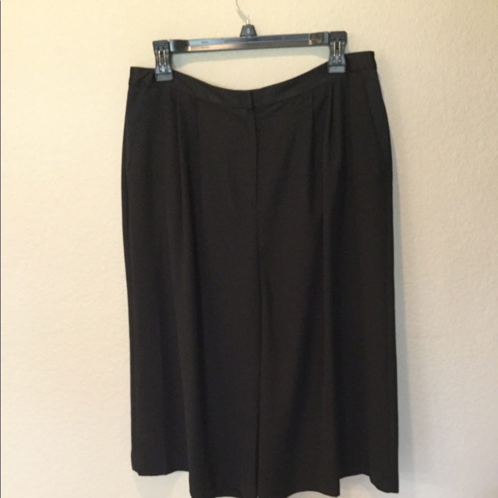 Price Drop 💰 EUC Metaphor Black Gaucho Pants, 12